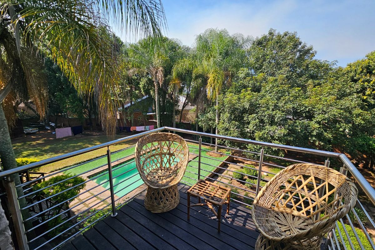 Large Home, Entertainers Paradise, Renovated - Photo 3