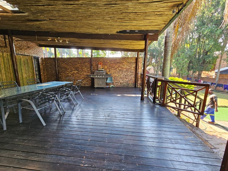 Large Home, Entertainers Paradise, Renovated - Photo 10