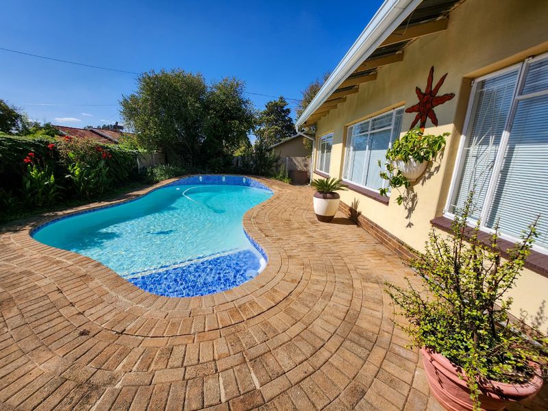 Spacious and Spotless 3 Bedroom Home with Sparkling Pool and Lapa – Move-In Ready for Effortless Living. - Photo 4