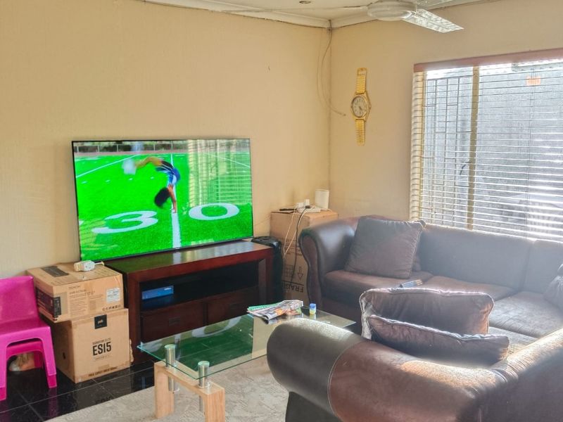 Discover your dream home in Kempton Park, Ext 11, Edleen!  - Photo 5