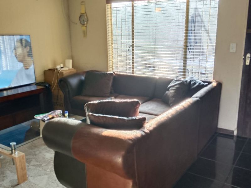 Discover your dream home in Kempton Park, Ext 11, Edleen!  - Photo 3
