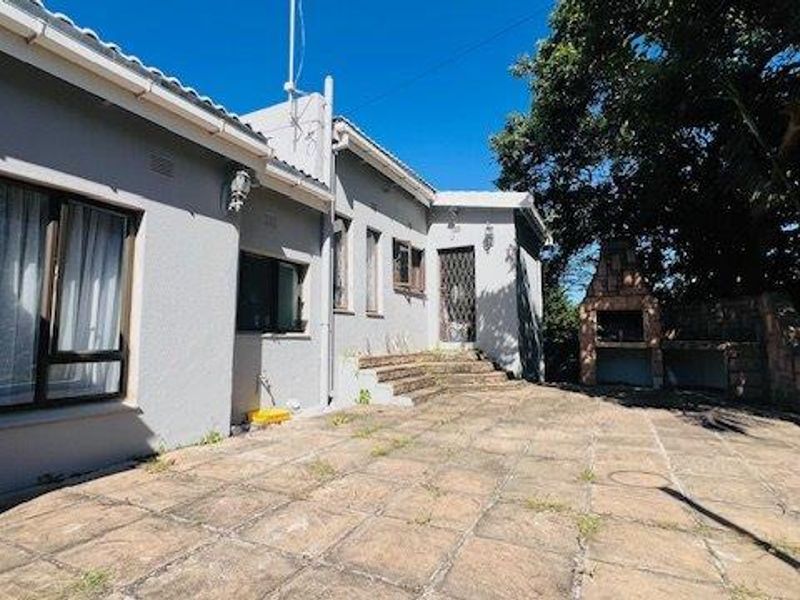 Neat And Well-Located Home Close To The Beach - Photo 6