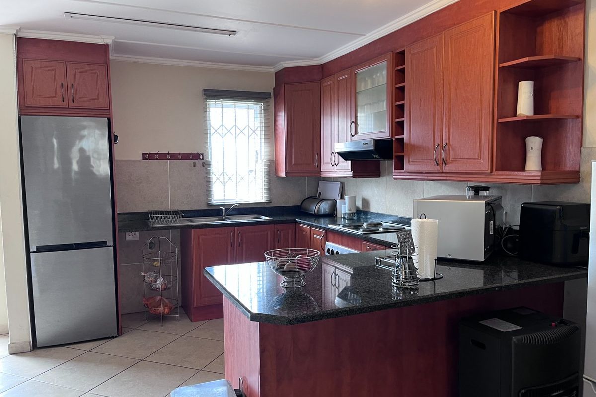 Modern 3-Bedroom Townhouse for Sale in Riverspray Lifestyle Estate - Photo 3
