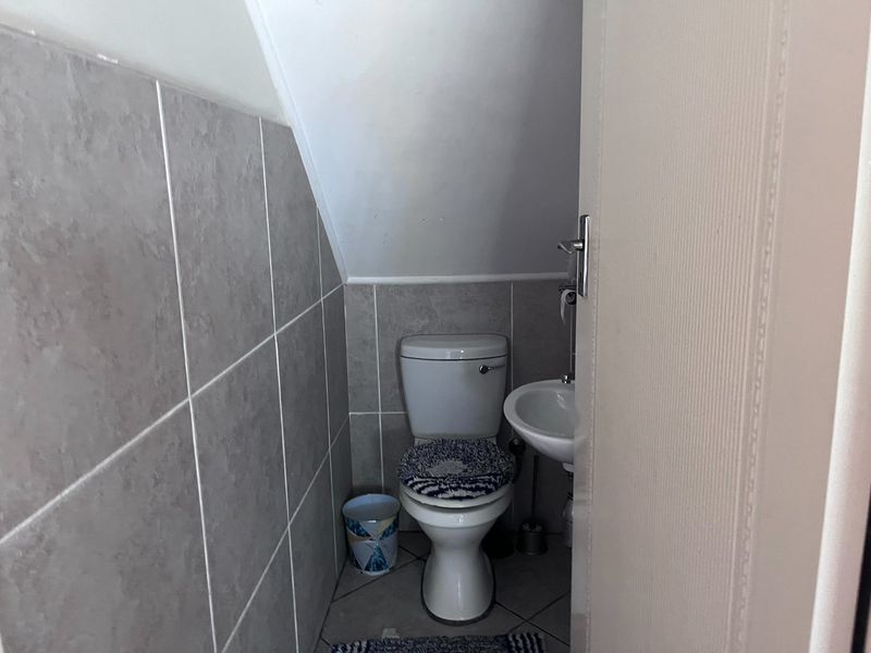 Modern 3-Bedroom Townhouse for Sale in Riverspray Lifestyle Estate - Photo 6