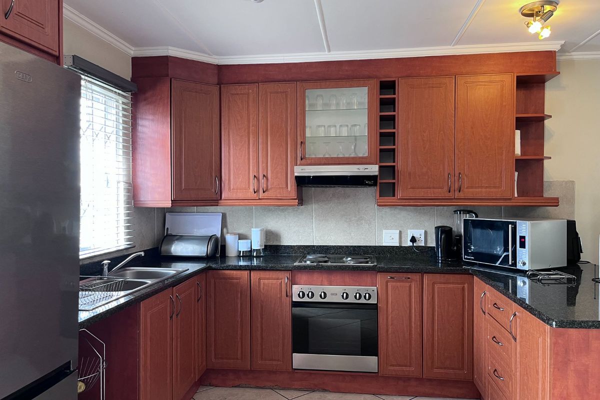 Modern 3-Bedroom Townhouse for Sale in Riverspray Lifestyle Estate - Photo 2