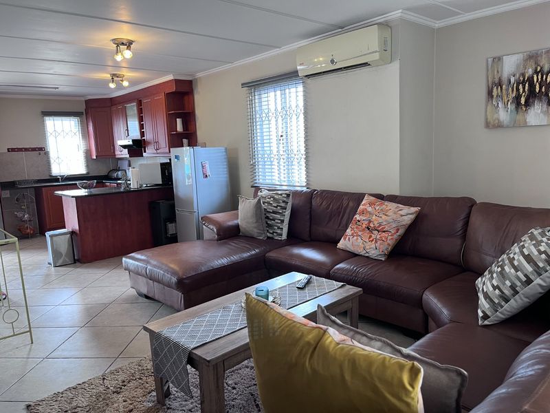 Modern 3-Bedroom Townhouse for Sale in Riverspray Lifestyle Estate - Photo 5