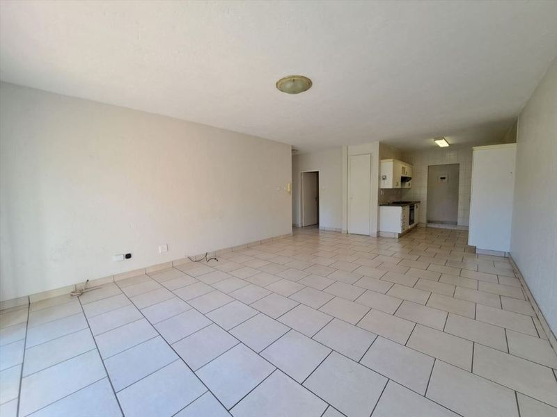 Charming Home with Practical Living Spaces - Photo 2