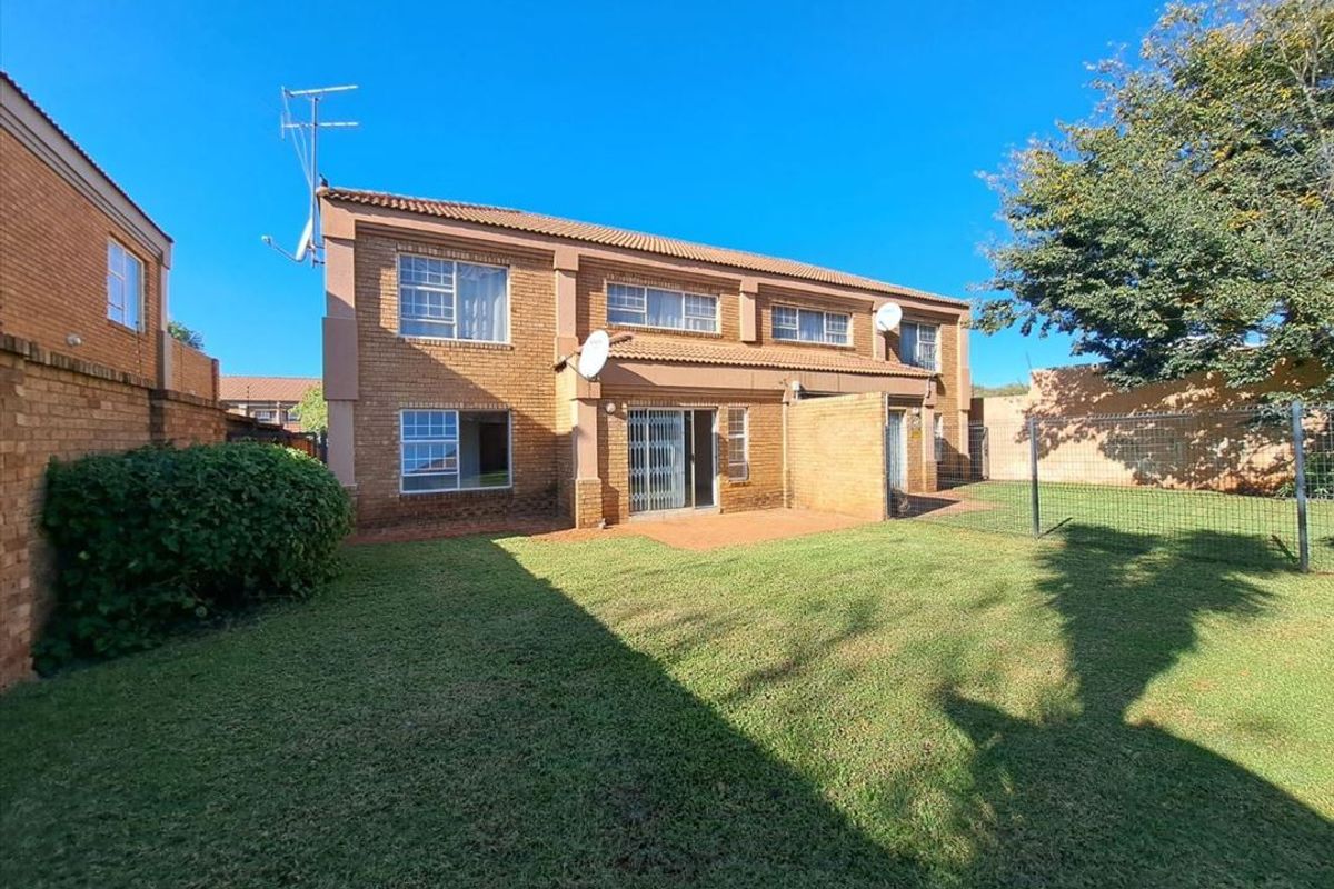 Charming Home with Practical Living Spaces - Photo 3