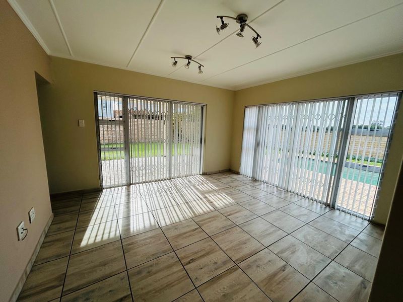 Modern 3-Bedroom  house for Sale in Riverspray Lifestyle Estate - Photo 2