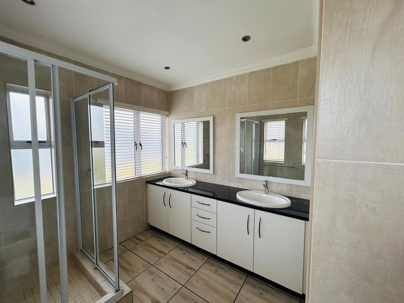 Modern 3-Bedroom  house for Sale in Riverspray Lifestyle Estate - Photo 3