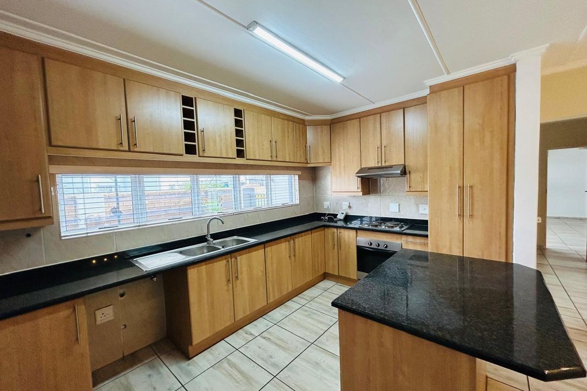 Modern 3-Bedroom  house for Sale in Riverspray Lifestyle Estate - Photo 3