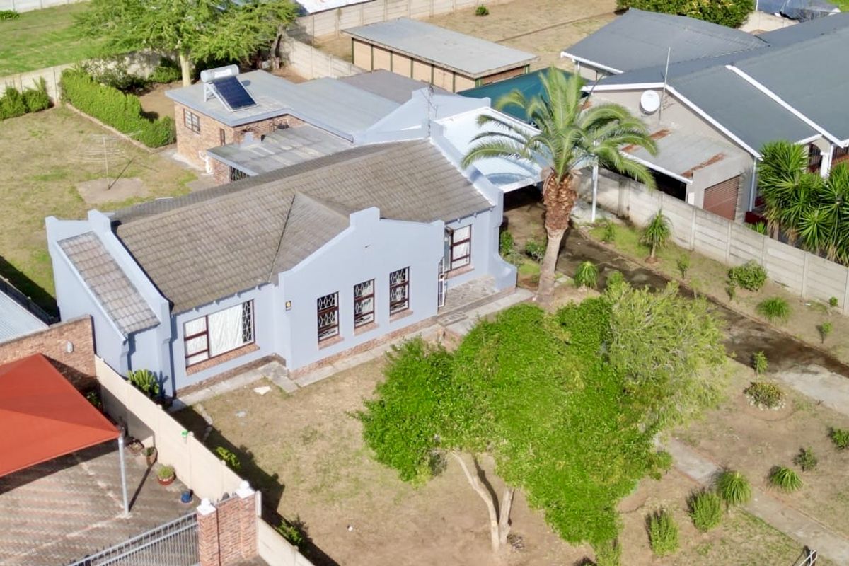 Freshly renovated with full flat - Photo 3