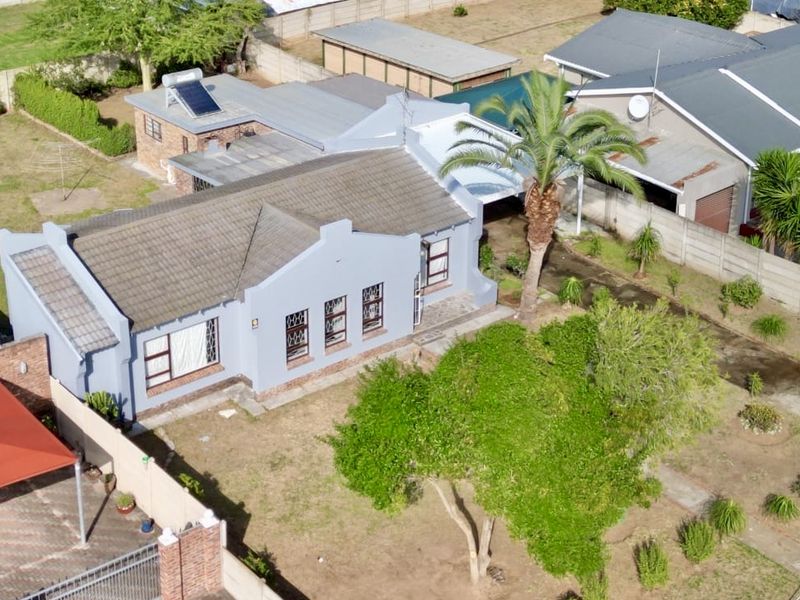 Freshly renovated with full flat - Photo 3