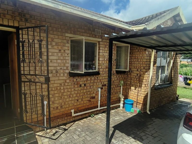 Spacious, Solid 3 bedroom house Kamagugu  - Photo 9