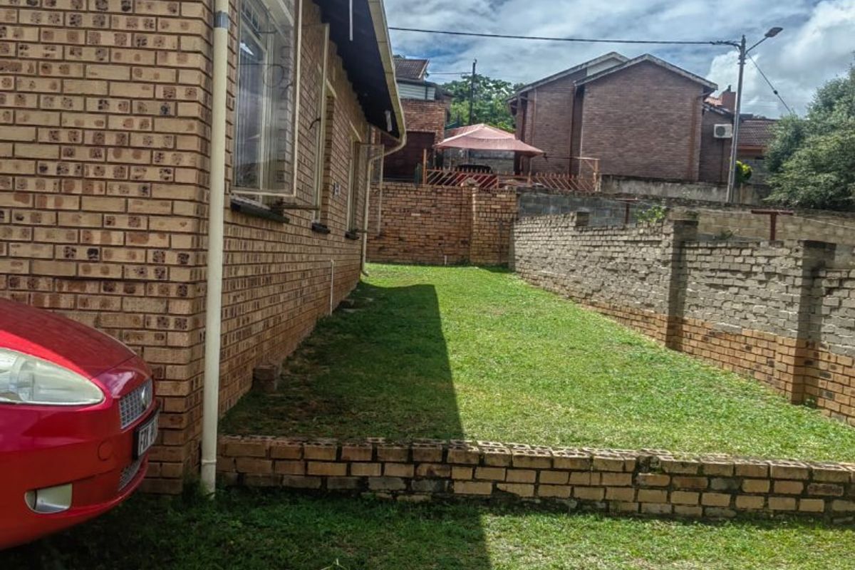 Spacious, Solid 3 bedroom house Kamagugu  - Photo 2