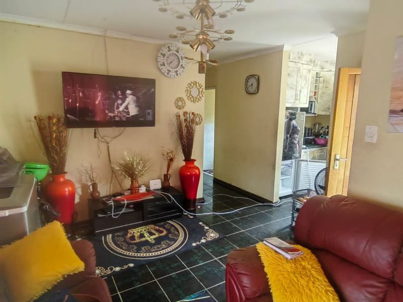 Spacious, Solid 3 bedroom house Kamagugu  - Photo 6