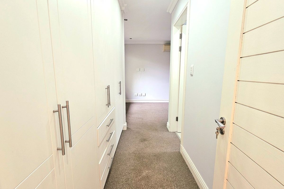 Beachfront property with all the bells and whistles - Photo 4