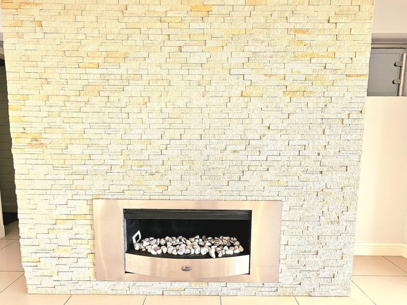 Beachfront property with all the bells and whistles - Photo 6