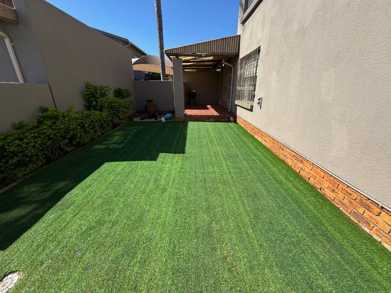 Spacious Family Home with Modern Comforts - Photo 9