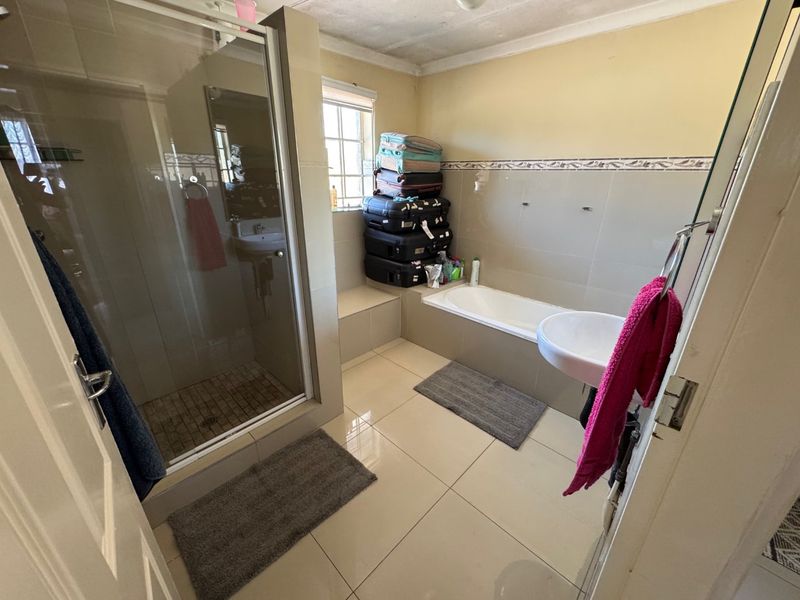 Spacious Family Home with Modern Comforts - Photo 8