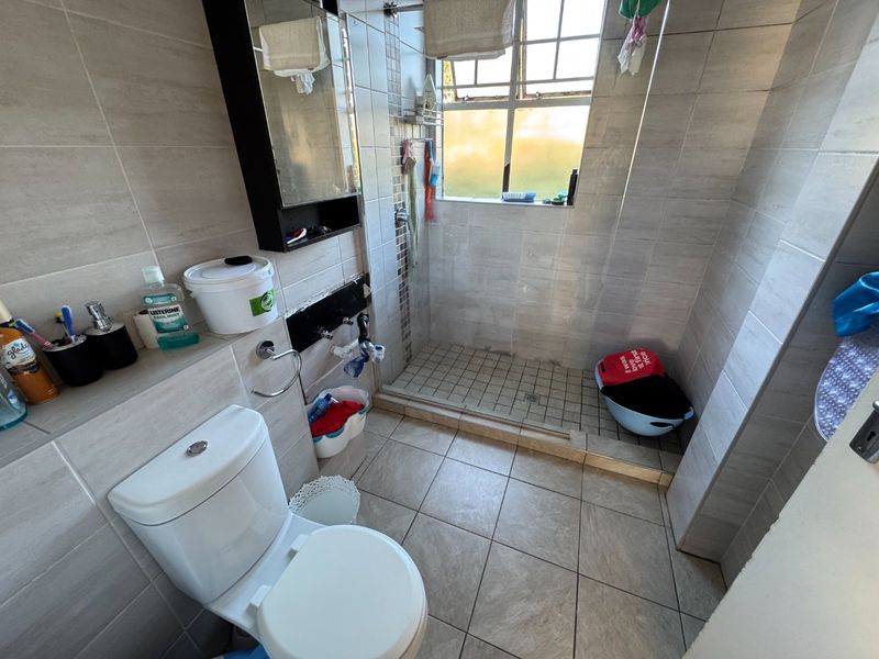 Charming Starter Home with Great Potential - Photo 5