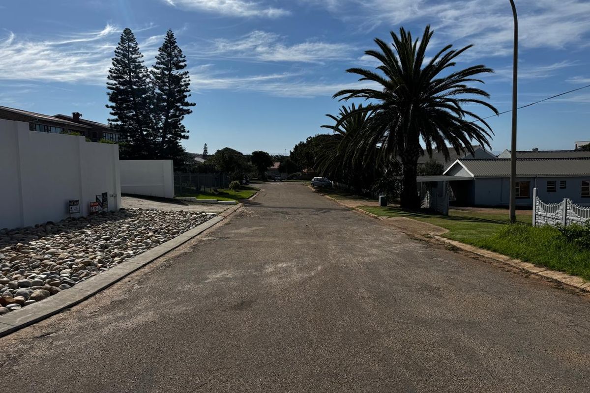 Quick wall to the beach and seaviews - Photo 3