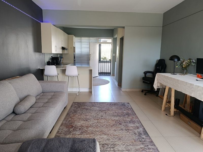 Large renovated 1 bed apartment in the heart of Illovo - Photo 2