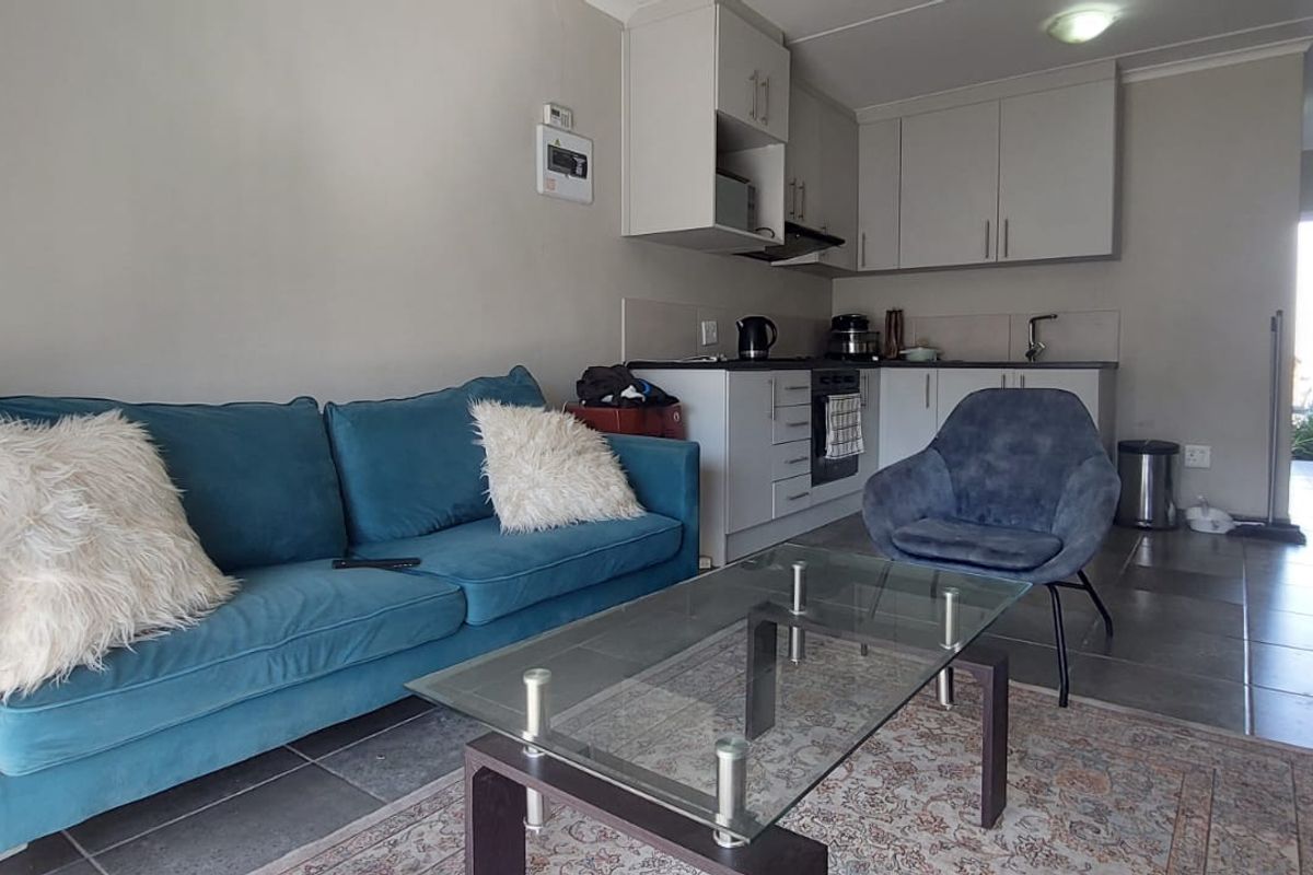 2 Bedroom Apartment - Photo 4