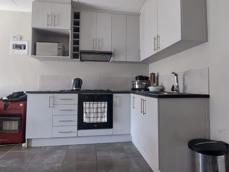 2 Bedroom Apartment - Photo 6
