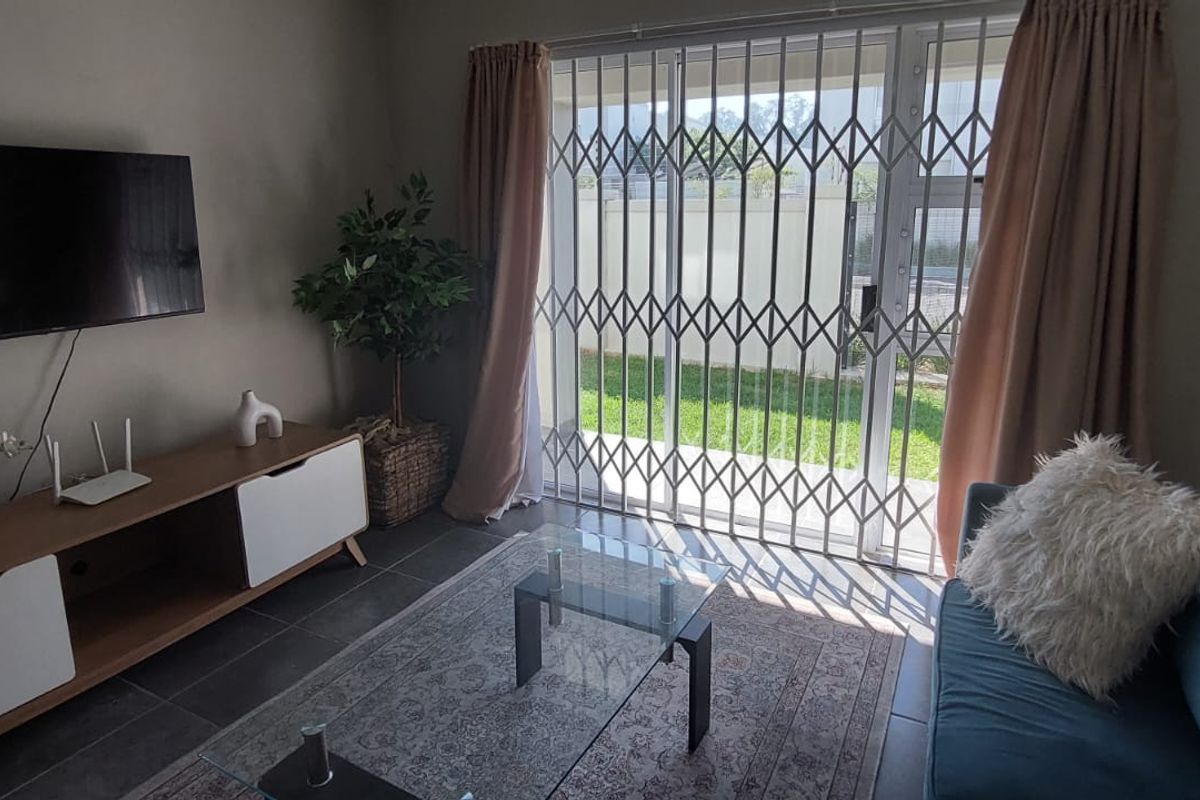 2 Bedroom Apartment - Photo 3