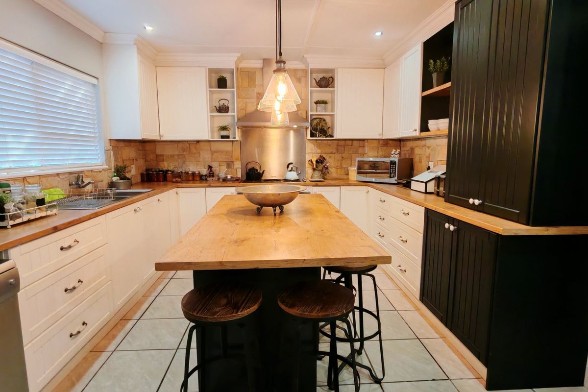 A Home to Embrace Joy, Freedom, and Relaxation Every day ! - Photo 3