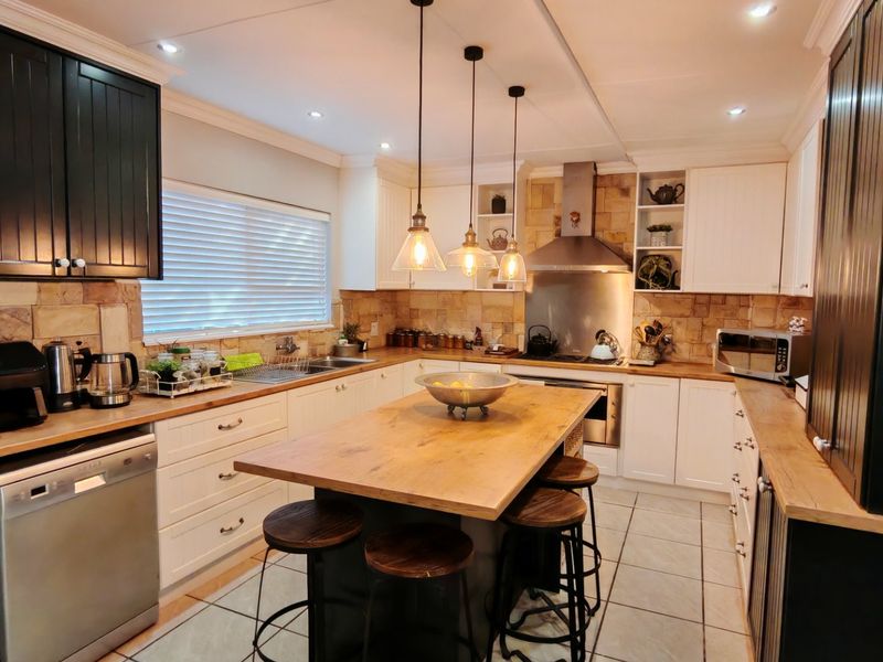 A Home to Embrace Joy, Freedom, and Relaxation Every day ! - Photo 2