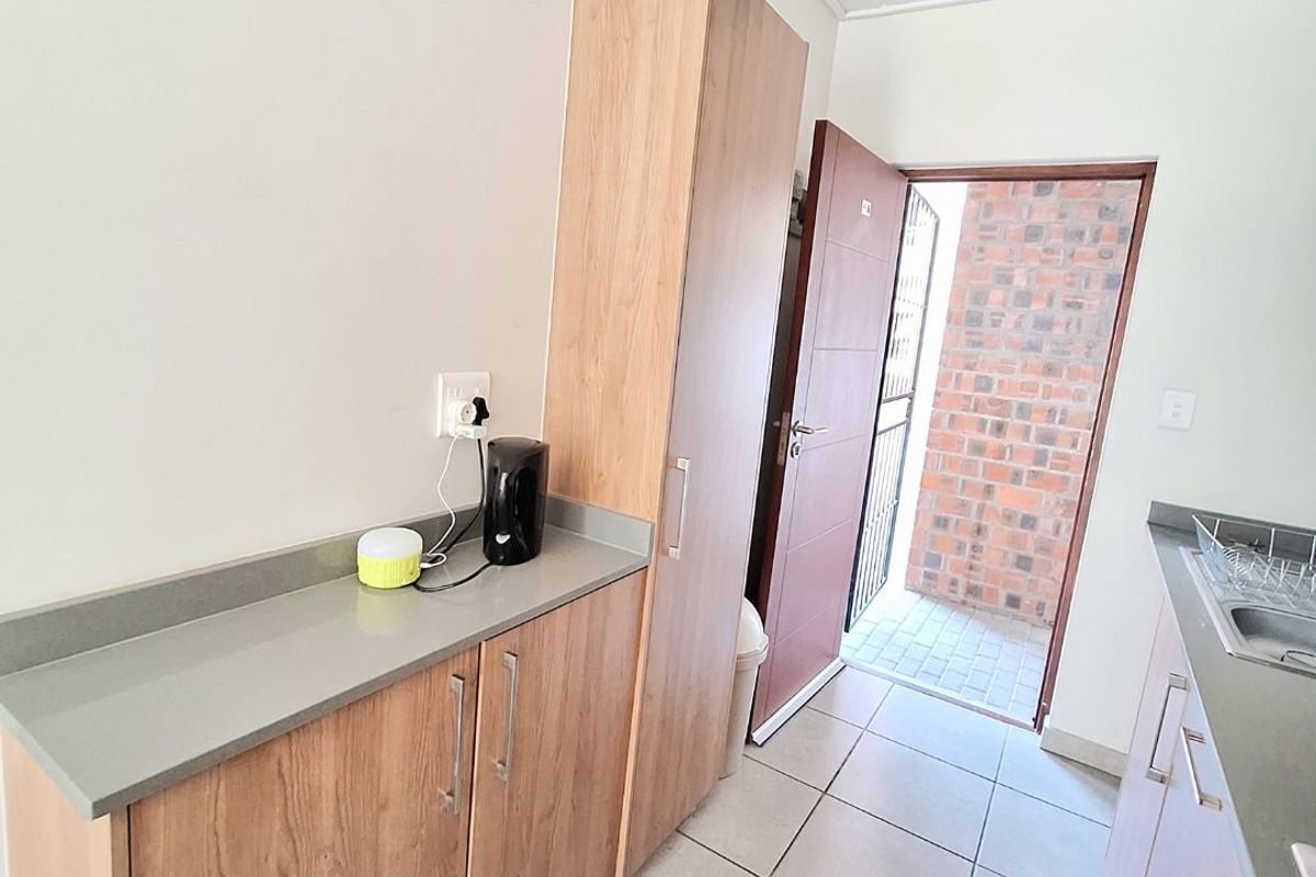 2 Bedroom Apartment For Sale - Photo 4