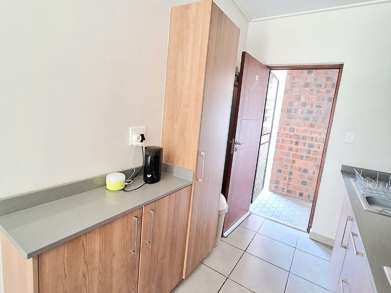 2 Bedroom Apartment For Sale - Photo 4