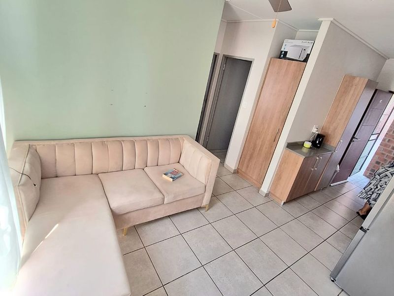 2 Bedroom Apartment For Sale - Photo 6