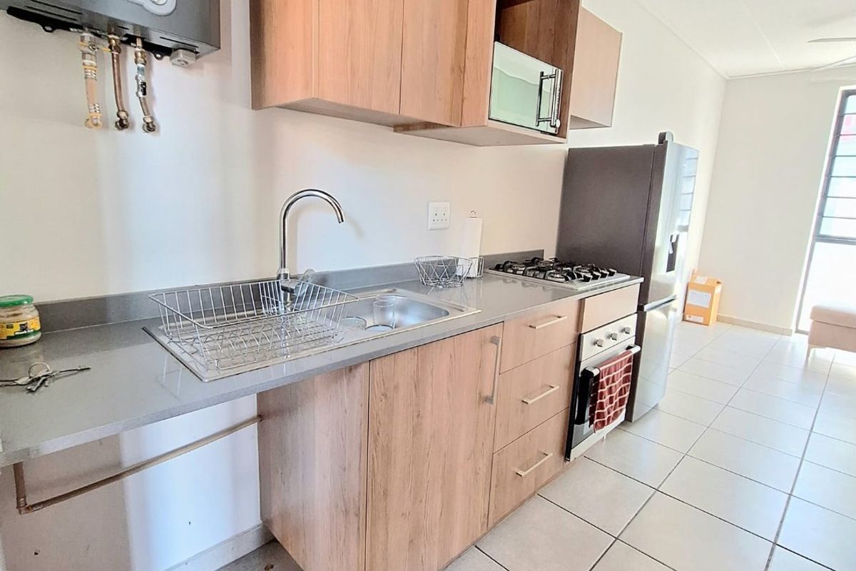 2 Bedroom Apartment For Sale - Photo 2