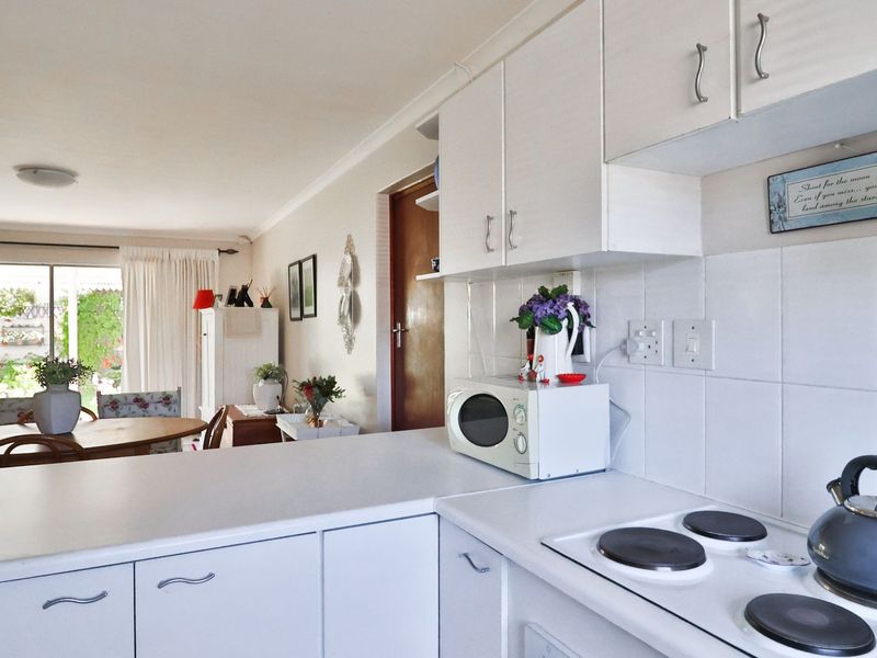 Charismatic and Charming – A Home Bursting with Personality - Photo 10