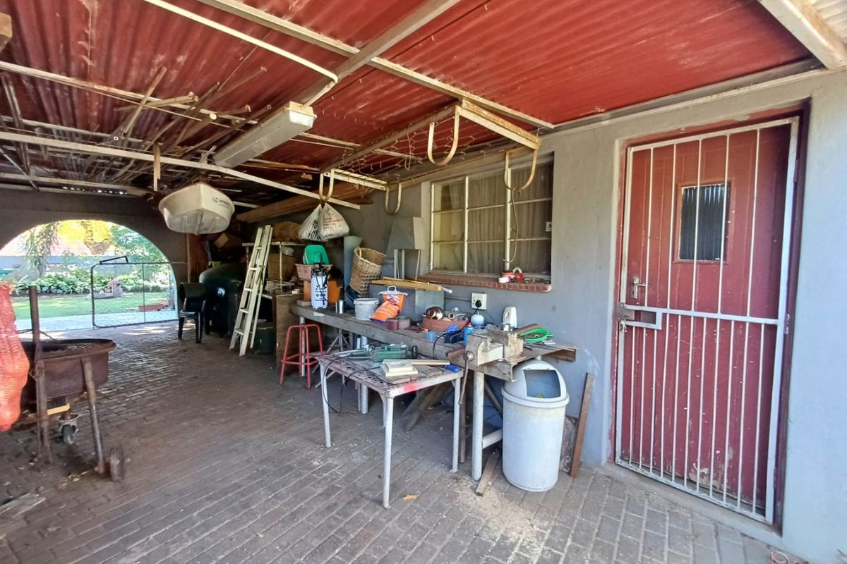 Spacious Family Home with Two Income-Generating Flats in Orkney - Photo 4