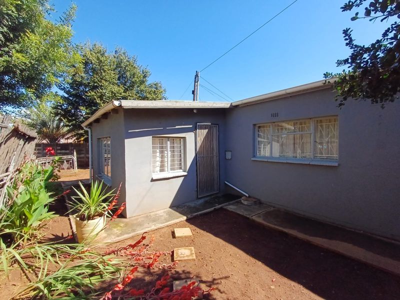 Spacious Family Home with Two Income-Generating Flats in Orkney - Photo 2
