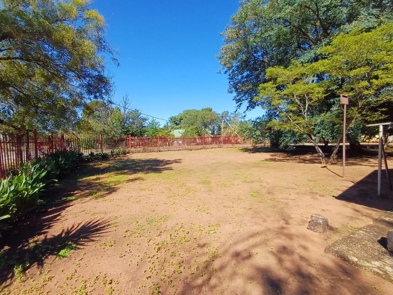 Spacious Family Home with Two Income-Generating Flats in Orkney - Photo 6