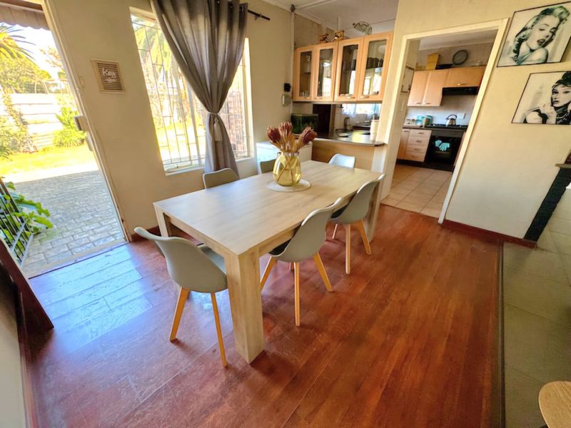 Charming Low-Maintenance Facebrick Home  - Photo 4