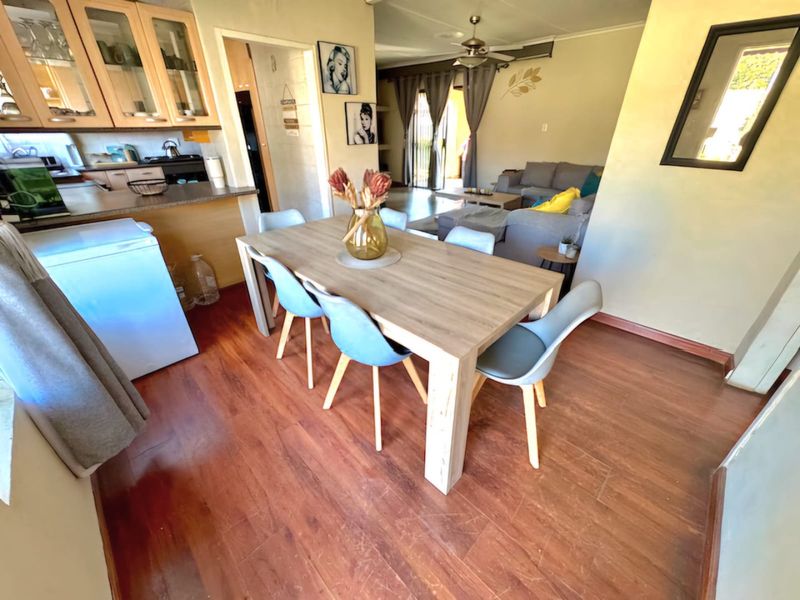 Charming Low-Maintenance Facebrick Home  - Photo 5