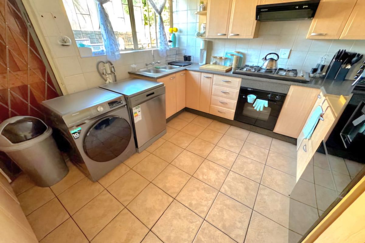 Charming Low-Maintenance Facebrick Home  - Photo 2