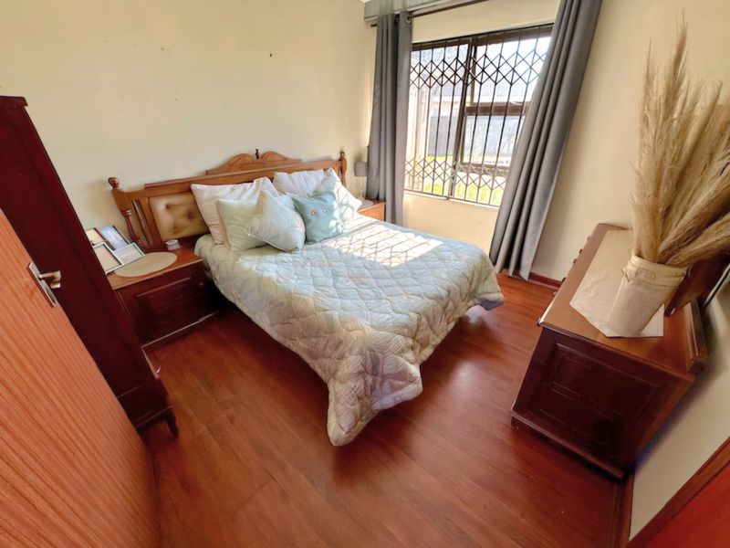 Charming Low-Maintenance Facebrick Home  - Photo 10