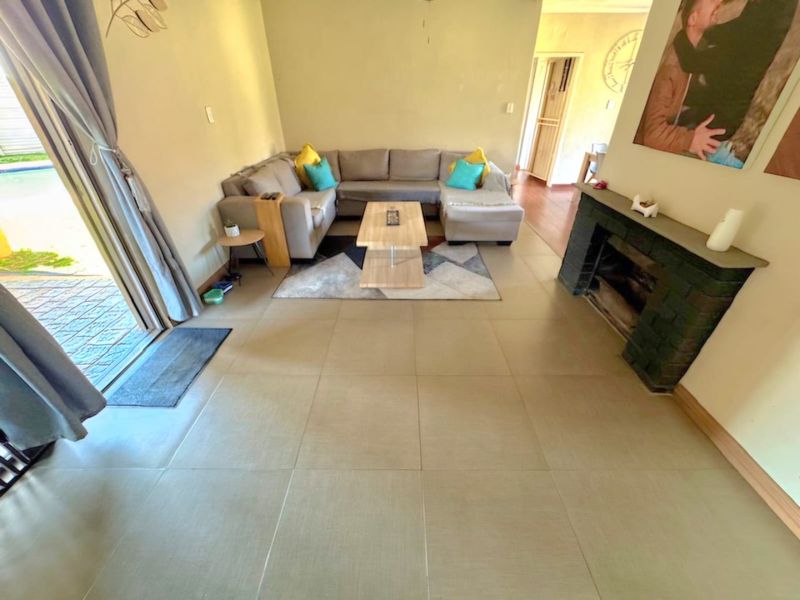 Charming Low-Maintenance Facebrick Home  - Photo 8