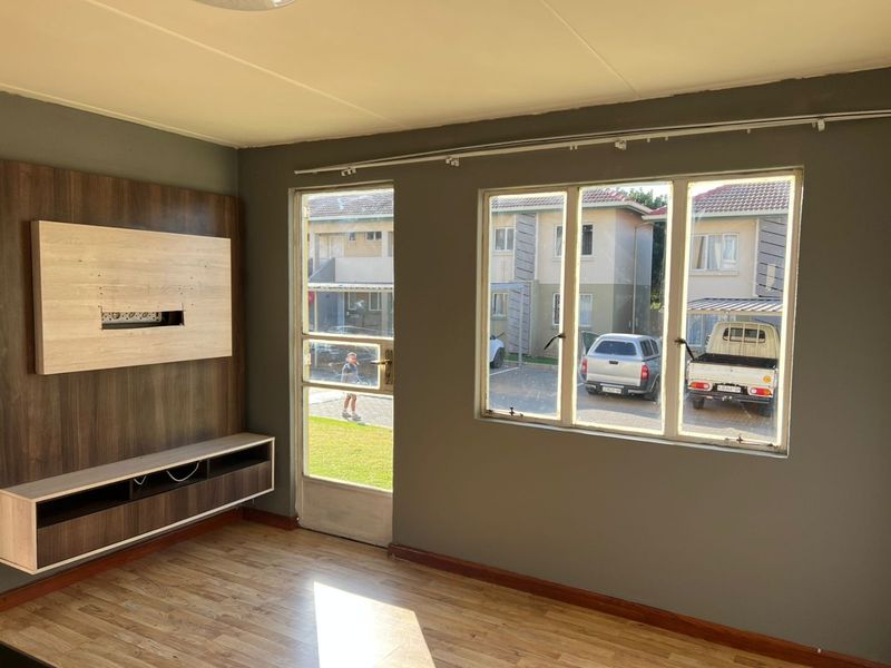 Apartment For Sale in Eden Glen - Photo 2