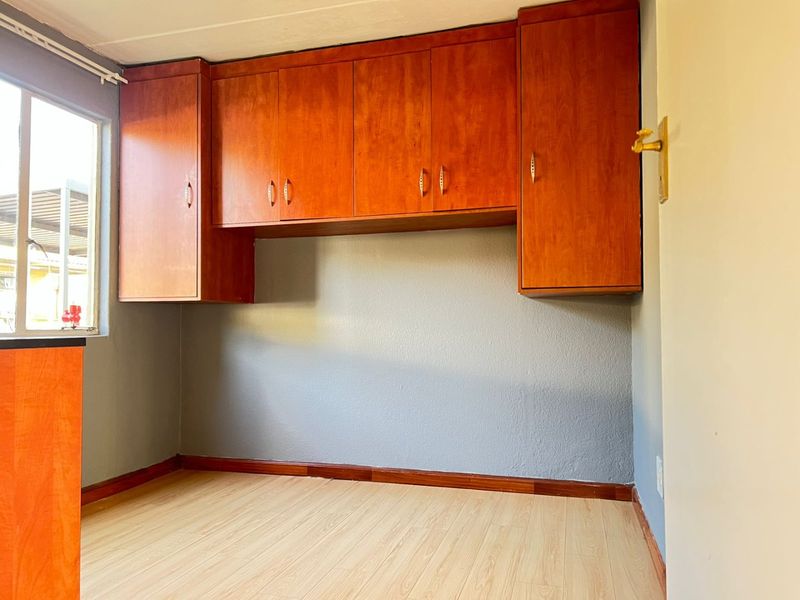 Apartment For Sale in Eden Glen - Photo 9