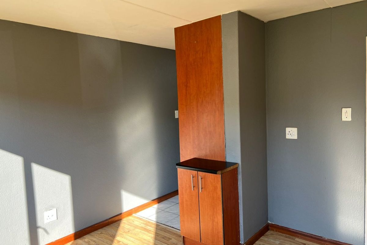 Apartment For Sale in Eden Glen - Photo 4