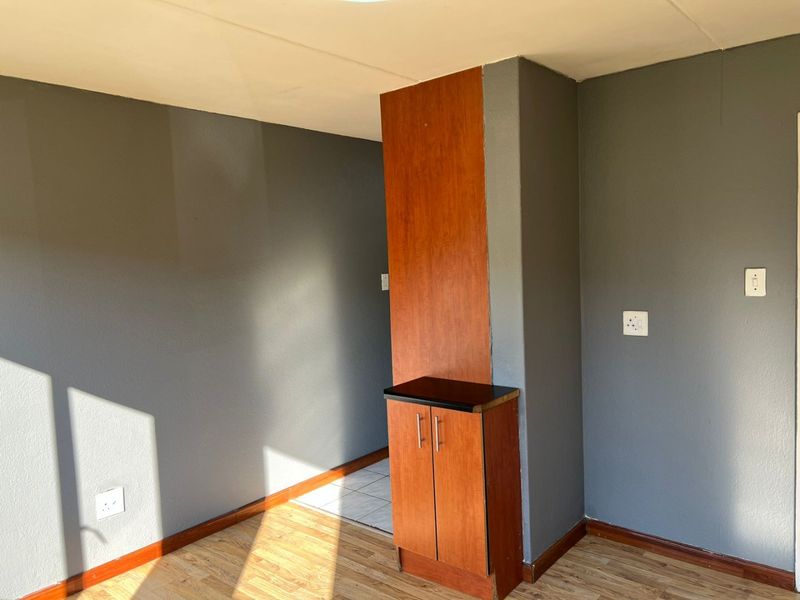 Apartment For Sale in Eden Glen - Photo 4