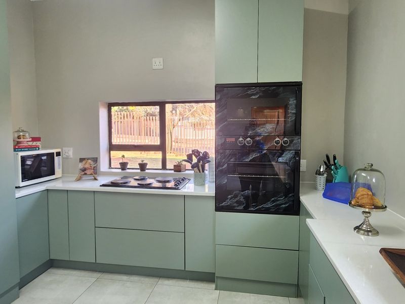 Step Into Luxury & Comfort in This Family Home in Laudium - Photo 9